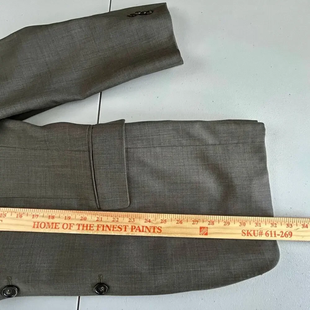 Tommy Hilfiger Men's Two Piece 100% Wool Two Button Sz Large/XL Suit MSRP $314